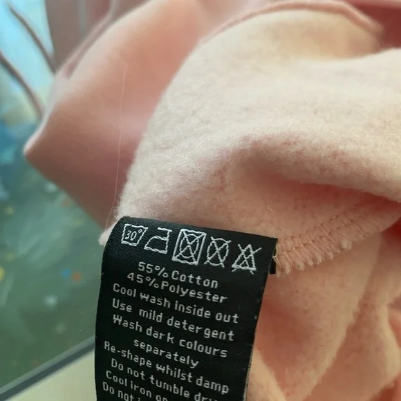 Alphaletete Bubblegum Pink Cropped pullover - Picture 7 of 11